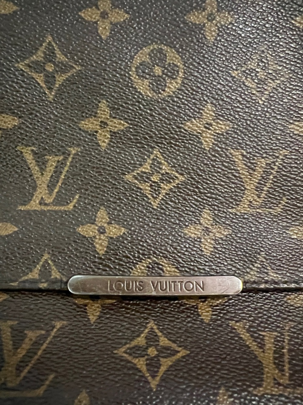 Louis Vuitton Monogram Canvas Messenger Bag in Brown - Picture 3 of 8